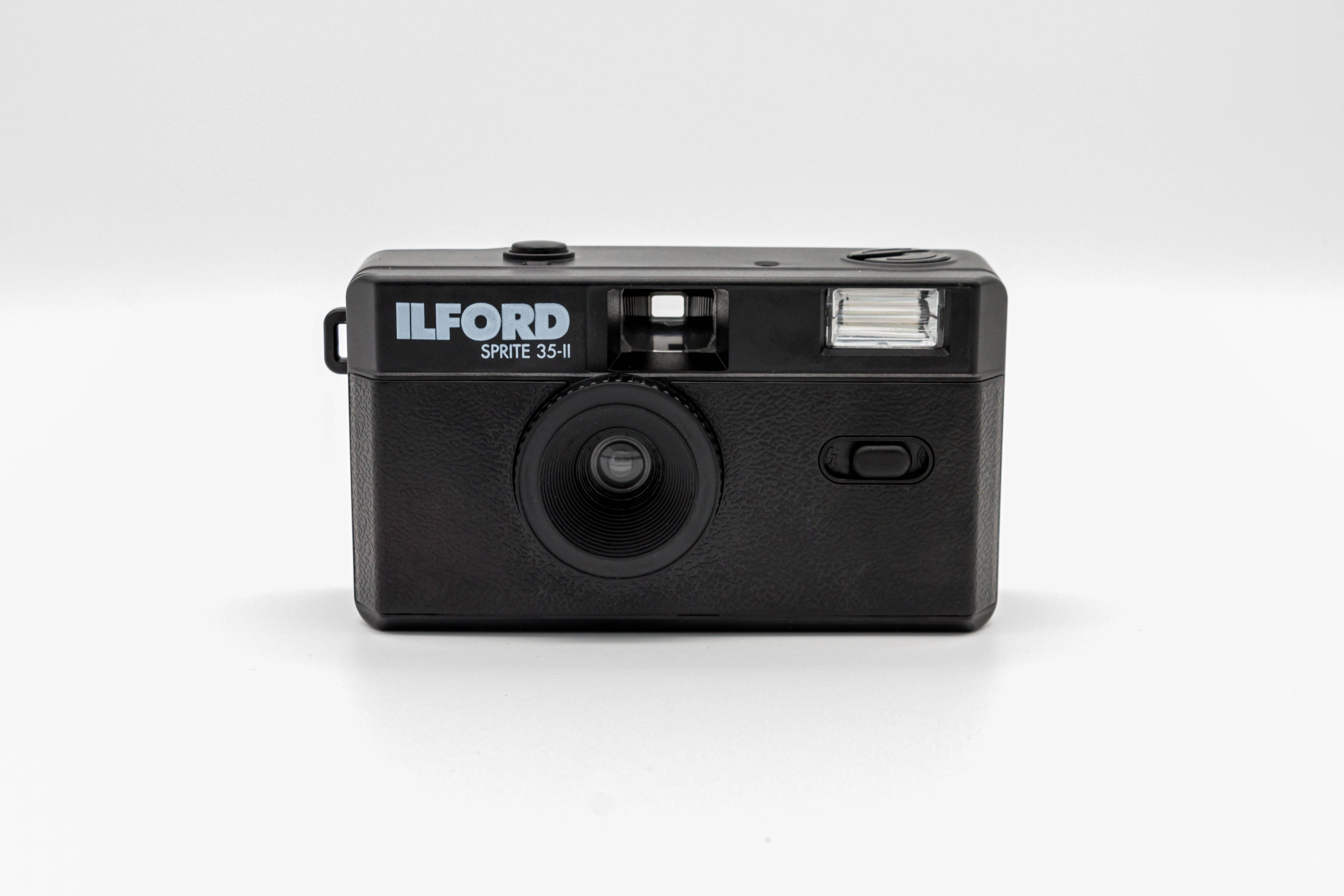 【送料込】イルフォード35mmフィルムカメラ(ブラック)＆フィルム 5個セット（カラーフィルム24枚撮×5）