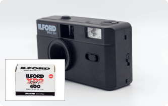【送料込!初心者セット】イルフォード35mmフィルムカメラ(ブラック)＆フィルム 1個セット（モノクロフィルム36枚撮）